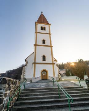 Grad, cerkev Marijinega Vnebovzetja