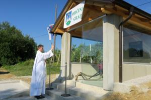 Blagoslovitev je opravil domači župnik g. Marko Magdič. (Foto: M. Žökš) 