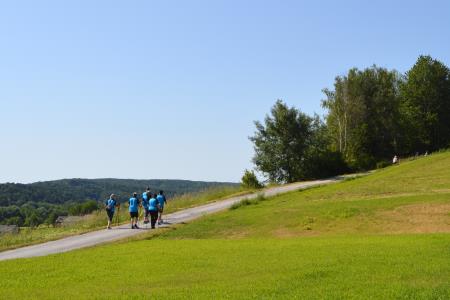 Pohodniki po lepi pokrajini