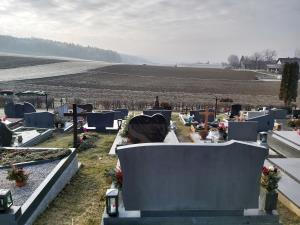 Dolnji Slaveči spodaj 2