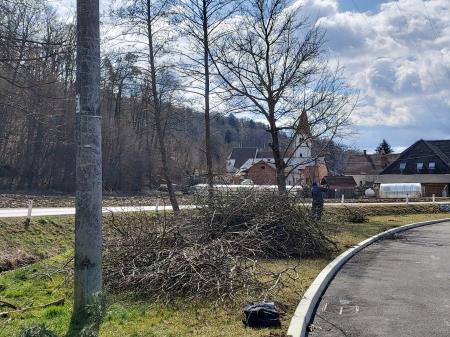 Urejanje potoka pri parkirišču Grad