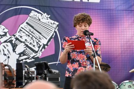 POVEZOVANJE IN SCENARIJ PRIREDITVE, MIHAELA ŽÖKŠ