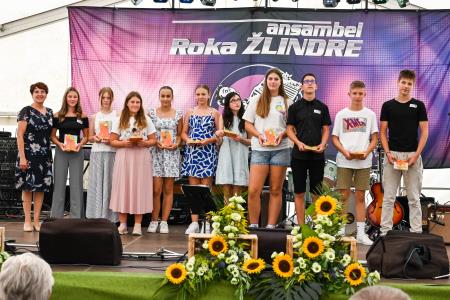 Uspešni osnovnošolci